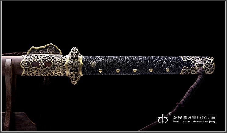 龙泉刀剑-镂空装唐将—经典版(DJ-3372)