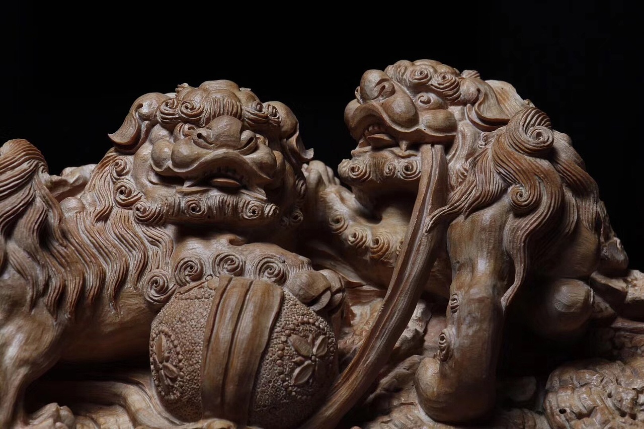 老山檀九狮如意