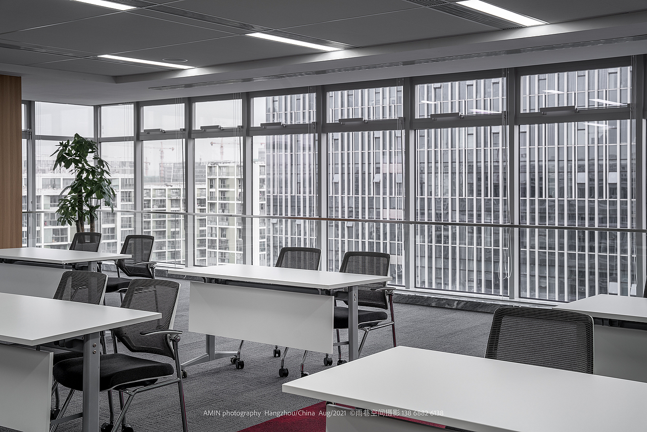 HAWORTH‘s office furniture