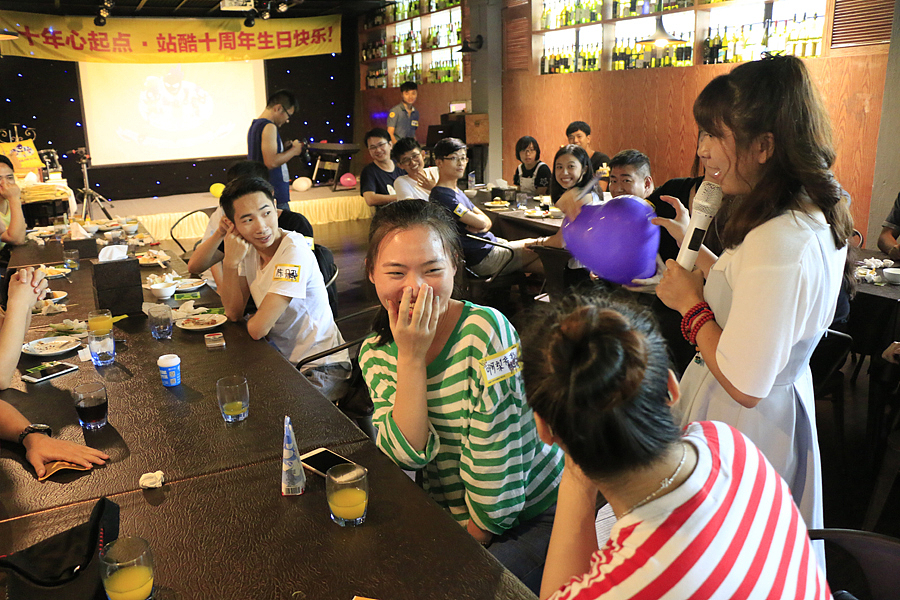 站酷十周年大趴聚会潮汕站(图ZNjI5NDMxMDQ=) - 人像摄影 - 站酷设计师jweeety原创素材 - 站酷ZCOOL