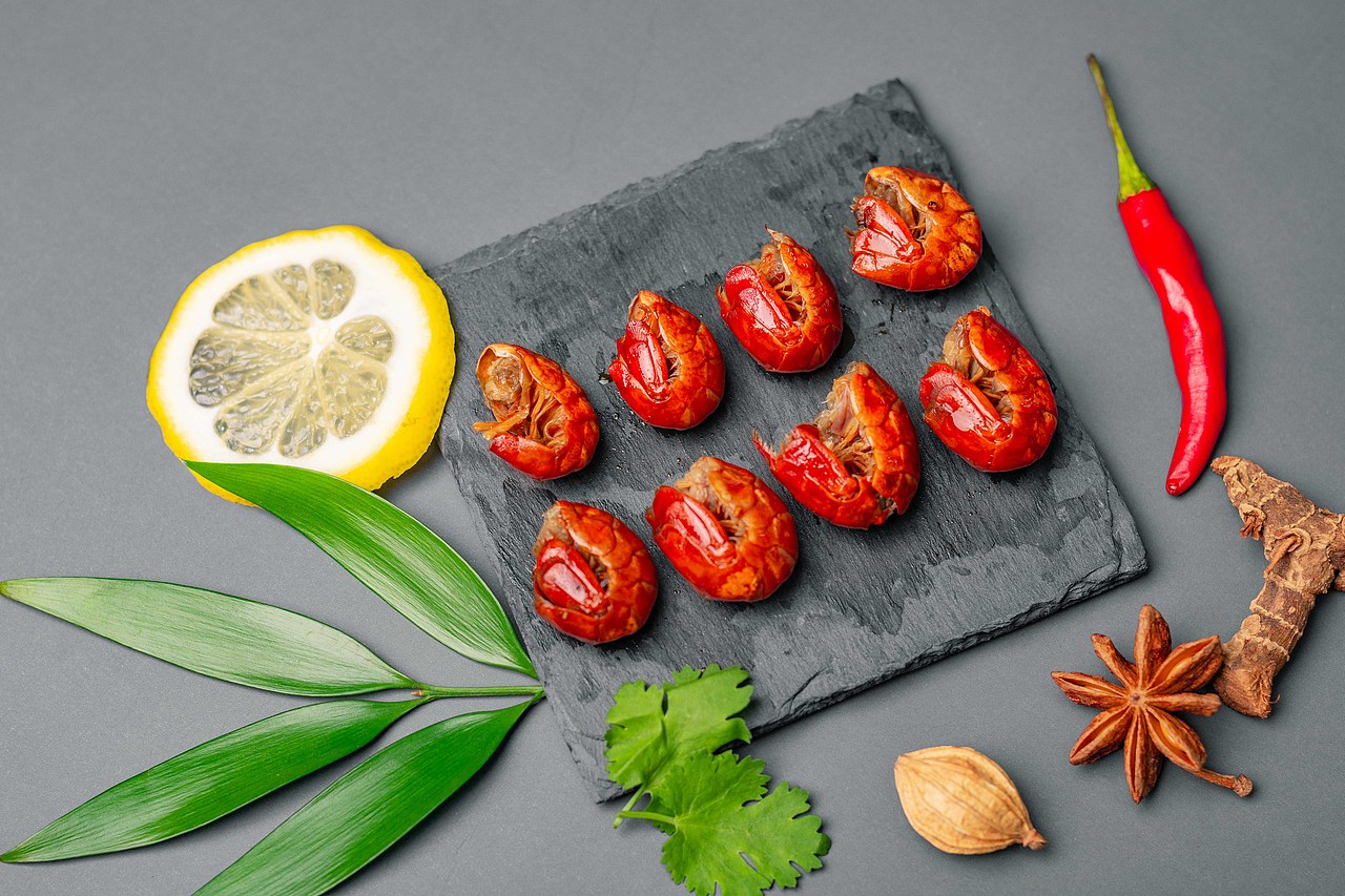 四川打卡网红美食!即食虾尾