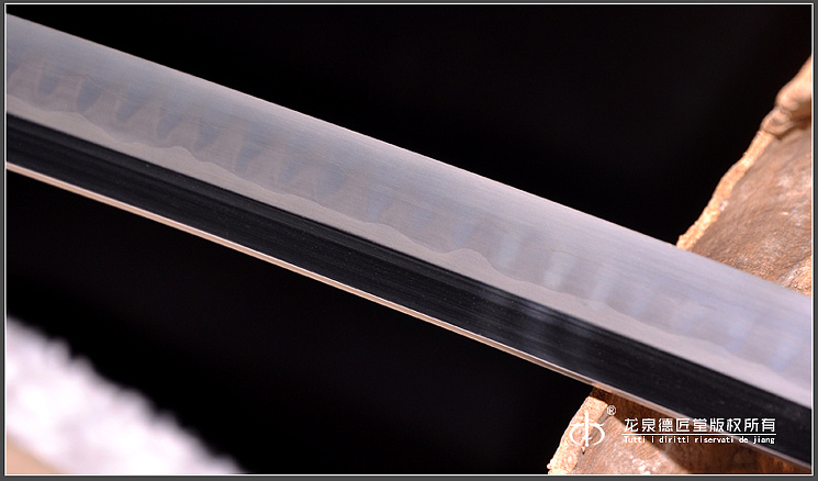 日本十大妖刀榜首 天丛云剑>:这款武士刀采用古法五枚合工艺纯手工