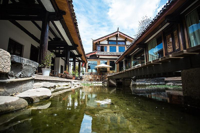 云南丽江蒙恩艺馆（图ZMjQ5NzM1MDQ4） - 酒店餐饮设计 - 站酷设计师民宿设计师邓静原创素材 - 站酷ZCOOL