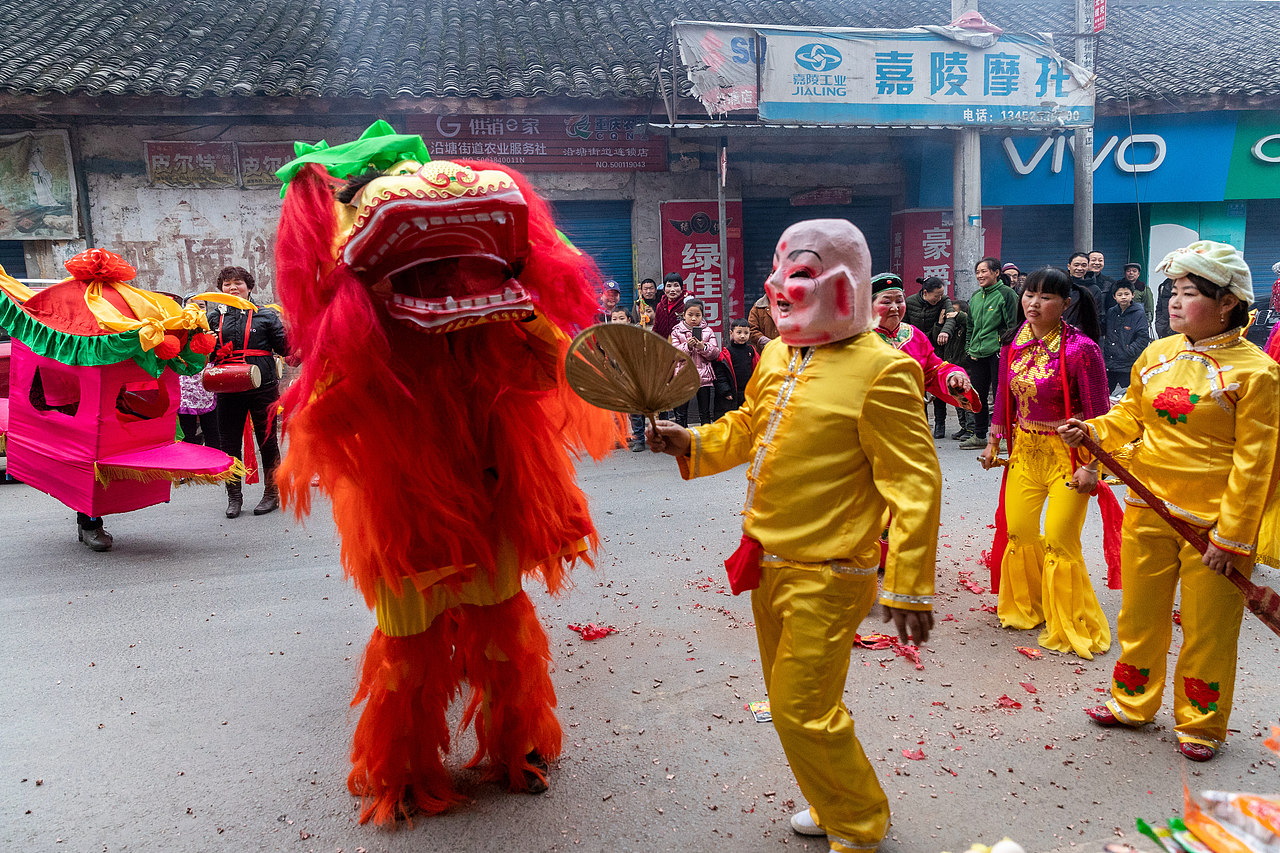 2019年2月18日,重庆市南川区西城街道沿塘社区居民在闹元宵。