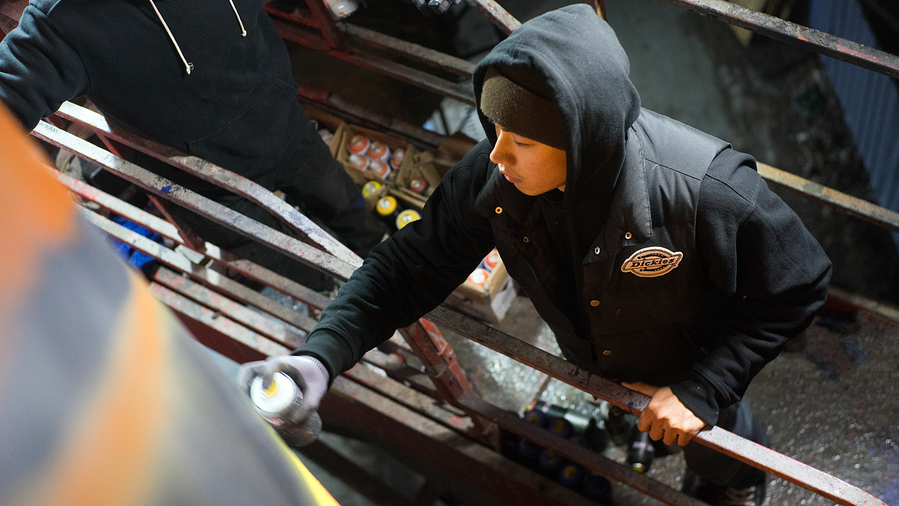 MTS涂鸦团队-如何将一座33米高的水塔变成知名地标建筑（图ZMjE4OTYzNDA4） - 艺术插画 - 站酷设计师MTS_GRAPHIC原创素材 - 站酷ZCOOL