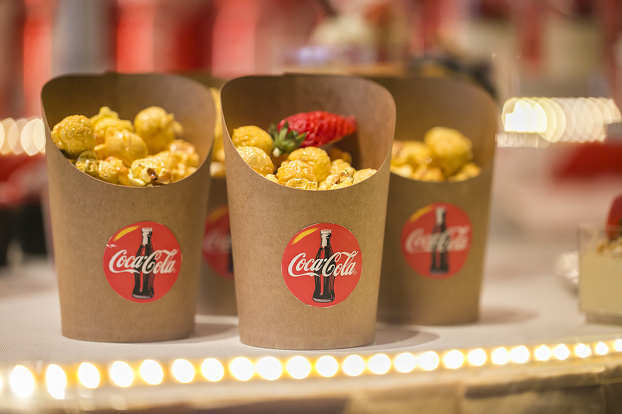 可口可乐主题甜品台（图ZMTYwNDI5MTYw） - 产品摄影 - 站酷设计师粥小卜原创素材 - 站酷ZCOOL
