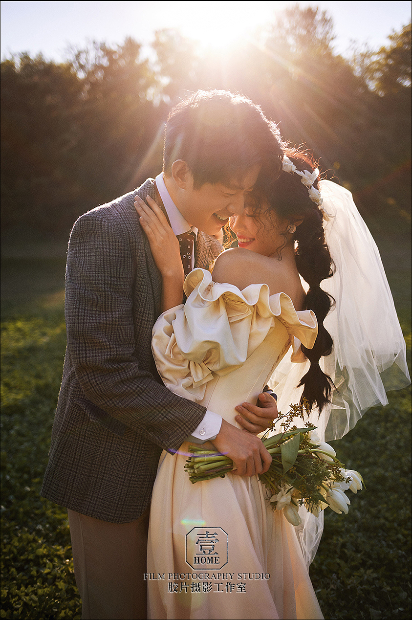 电影感森系婚纱照，美的像剧照截图（图ZMjkwMzQ5Njg4） - 婚礼摄影 - 站酷设计师壹HOME摄影工作室原创素材 - 站酷ZCOOL