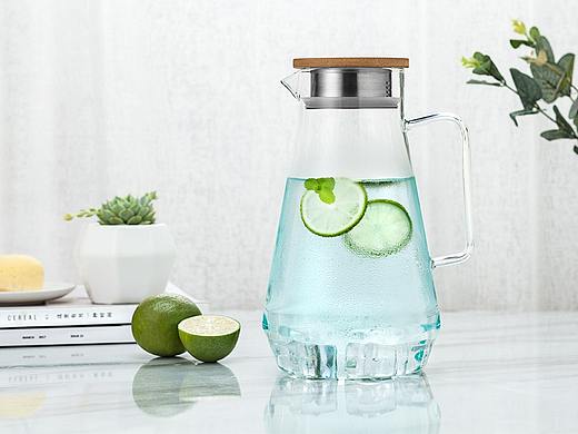 凉水壶 玻璃水杯 果汁杯 杯子 静物拍摄 南京商业摄影