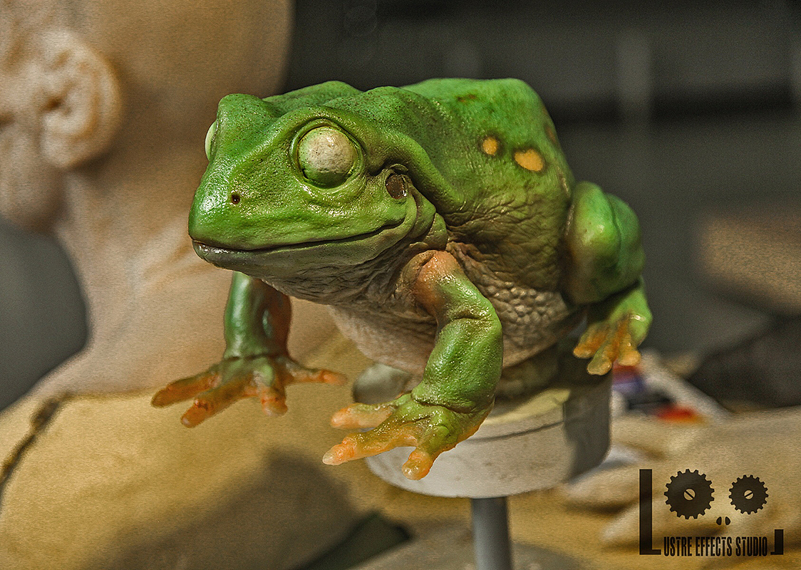 翻制出硅胶材质素体进行上色