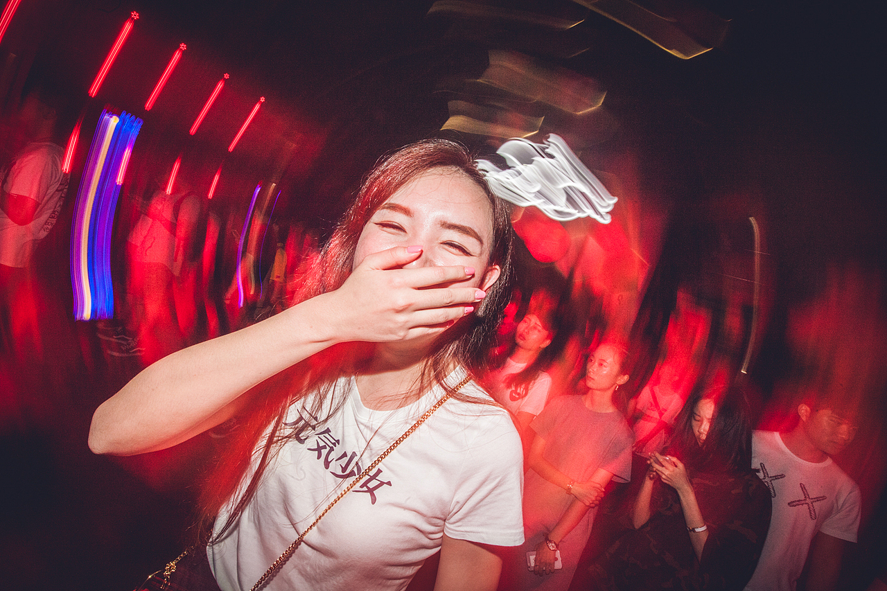 深圳电音party【Red Bull Mad House VOL.2】（图ZNDg3MTExMDQ=） - 人像摄影 - 站酷设计师xubin1123原创素材 - 站酷ZCOOL