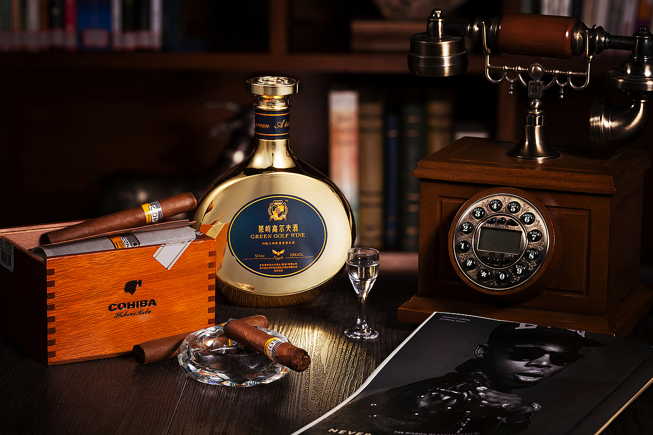 果岭高尔夫酒 | 白酒and洋酒的场景图白底图展示