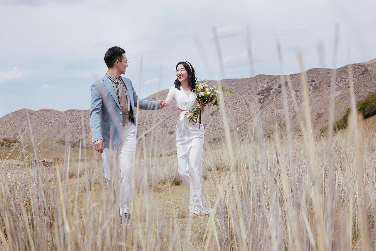 《最美的时光相遇》新疆旅拍乌鲁木齐婚纱照客片分享（图ZMjU2MzYzMDQ4） - 婚礼摄影 - 站酷设计师新疆四仟纪摄影原创素材 - 站酷ZCOOL