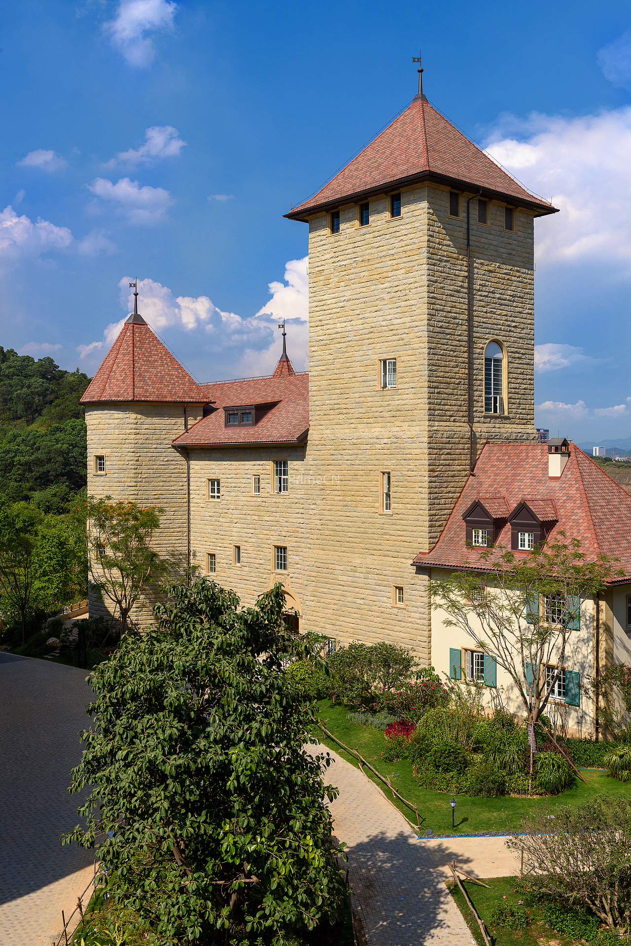 华为松山湖基地溪流背坡村