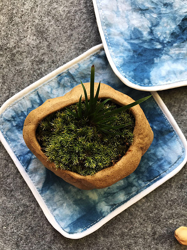 纯手工靛蓝染棉麻及制作 包包 / 餐垫 / 杯垫 / 发带(图ZODY2NjIzNzY=) - 其他手工艺 - 站酷设计师亞蘭原创素材 - 站酷ZCOOL
