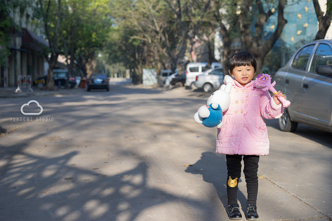 洒满晨光的街（图ZNjc3MjM2Njg=） - 人像摄影 - 站酷设计师yunsome原创素材 - 站酷ZCOOL