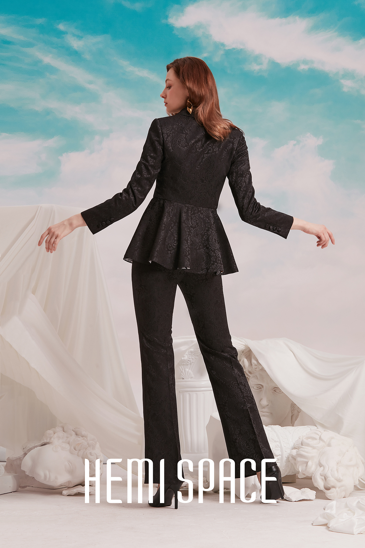  [高定西服拍摄]女士高端服装摄影棚大片lookbook拍摄