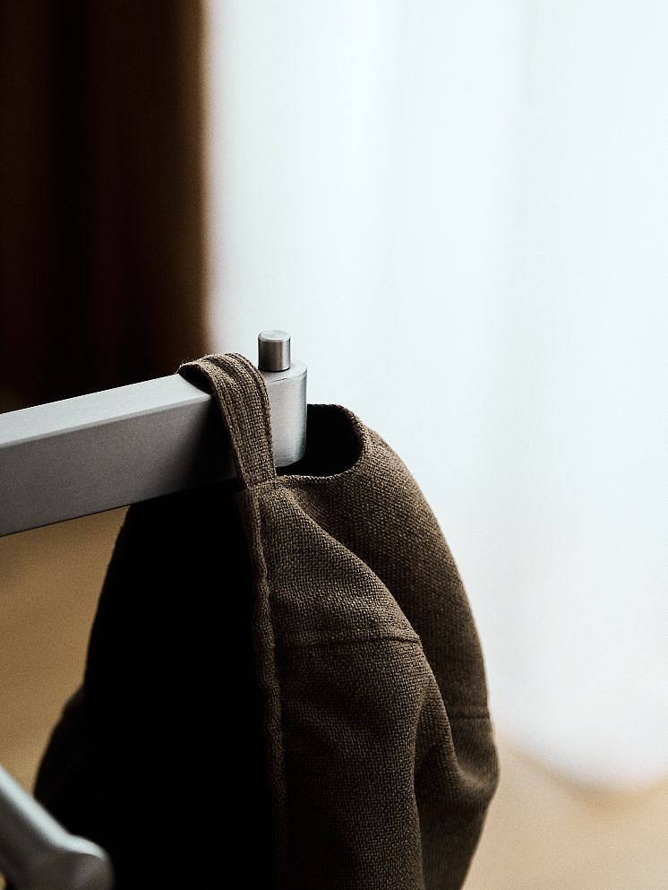 家具拍摄案例ℓ睦木家具-黑胡桃木衣帽架