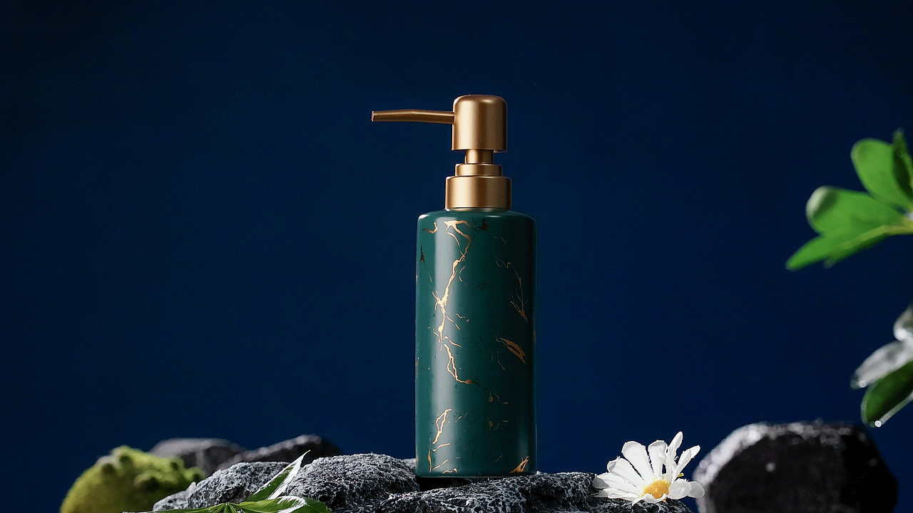 沐浴露分装瓶（图ZMjk1MjM4MDEy） - 产品摄影 - 站酷设计师山巅一壶酒原创素材 - 站酷ZCOOL