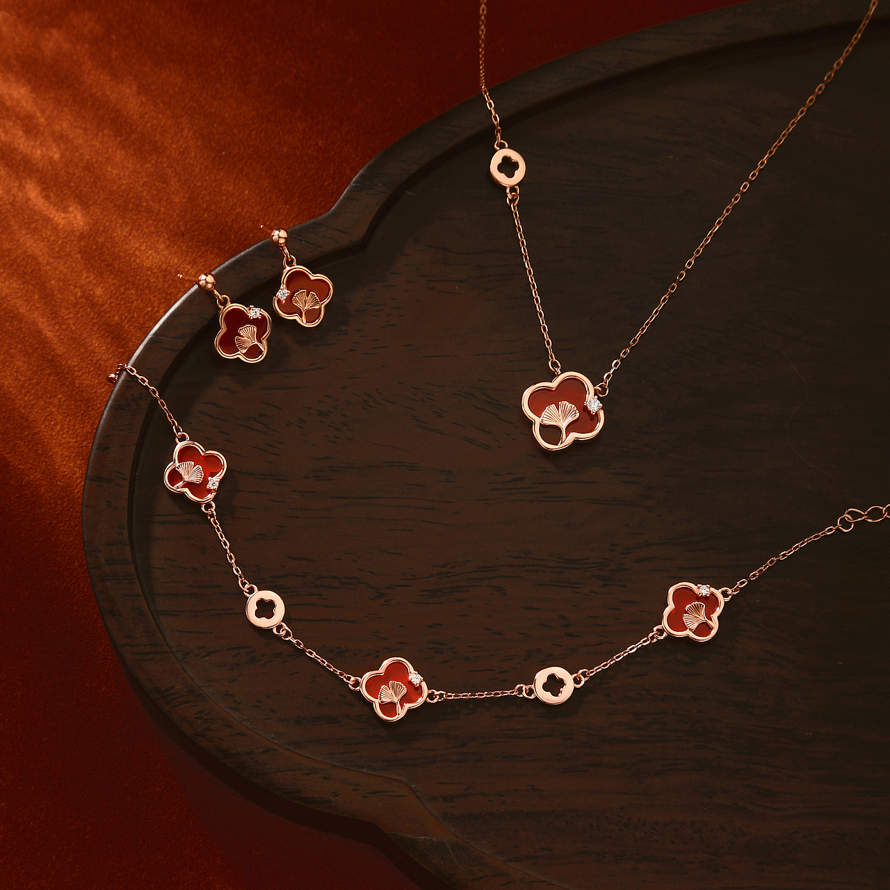 四叶草项链手链套装（图ZMzU2NzI1NDEy） - 产品摄影 - 站酷设计师屿昕原创素材 - 站酷ZCOOL