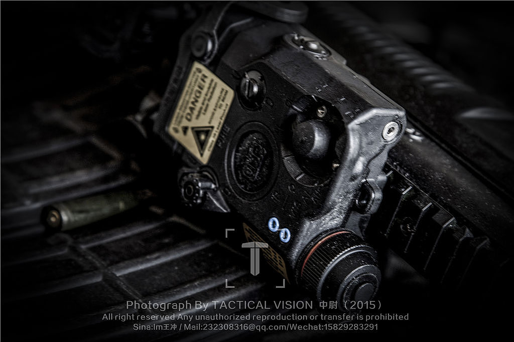 FMA PEQ LA5-C升级版本LED白光+绿激光与红外镜片