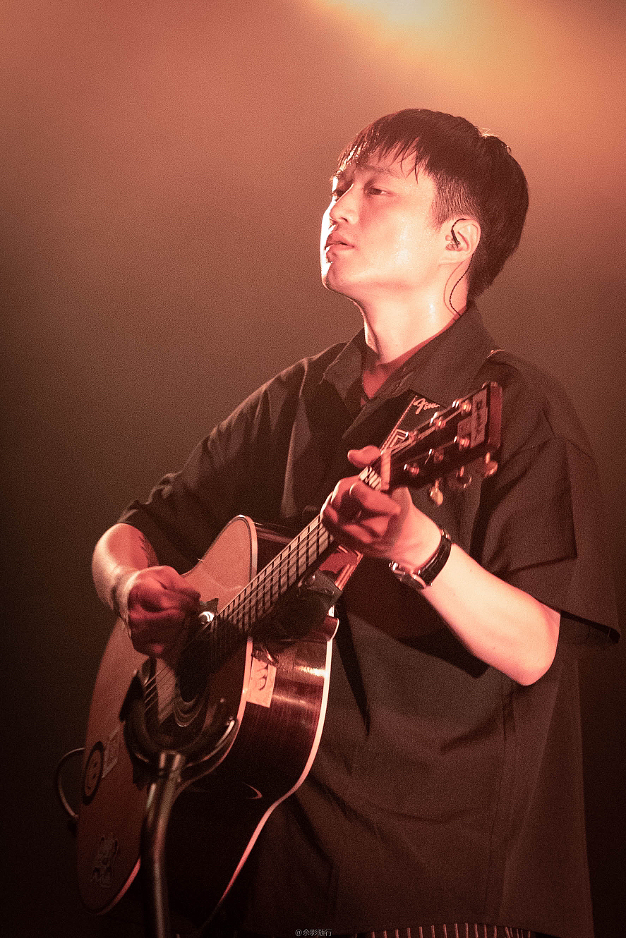 厨子和戏子乐队2022巡演广州站（图ZMzE0MzM4OTMy） - 人像摄影 - 站酷设计师余影随行原创素材 - 站酷ZCOOL