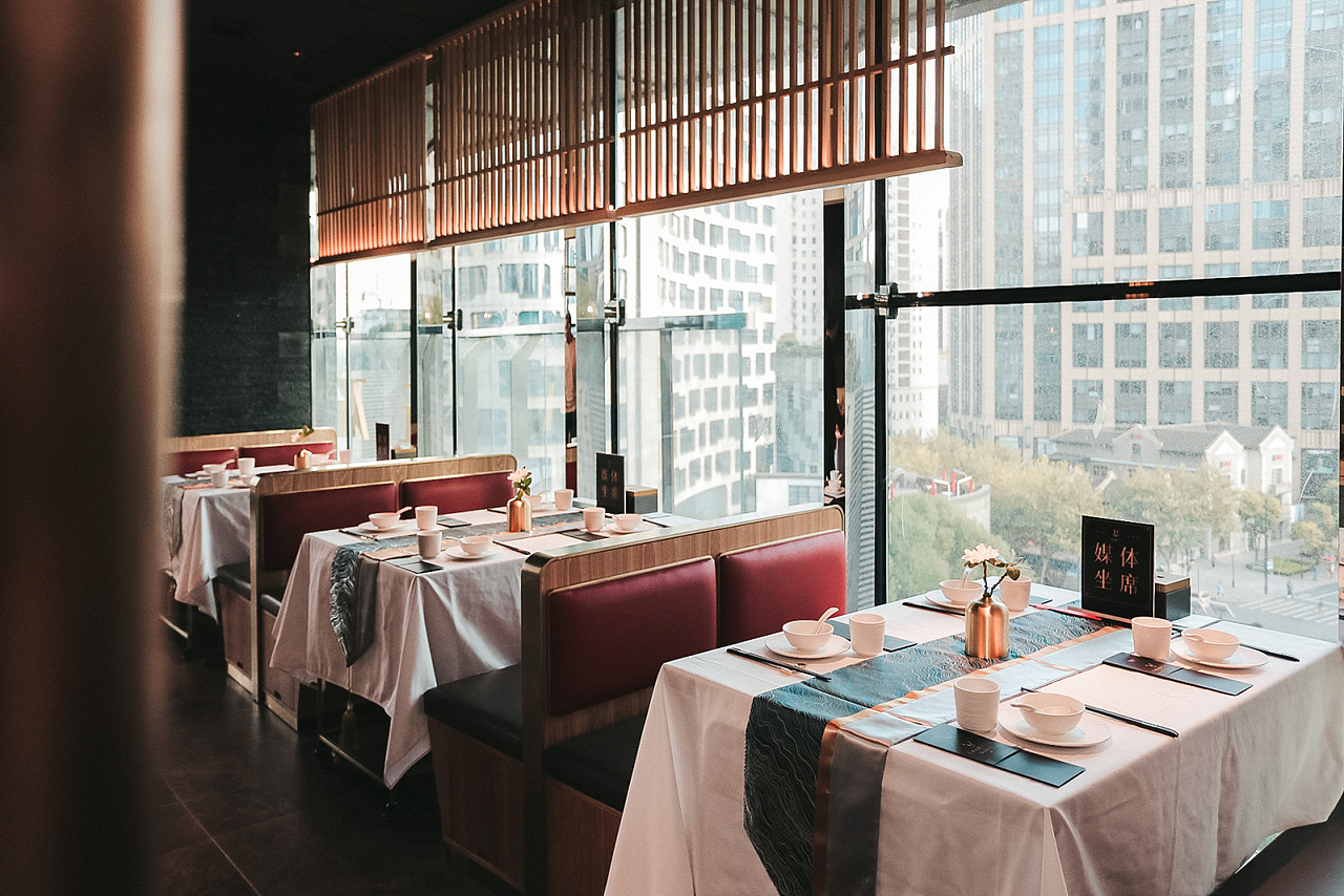 从红变黑!上海的左庭右院鲜牛肉火锅,全新黑金店上线