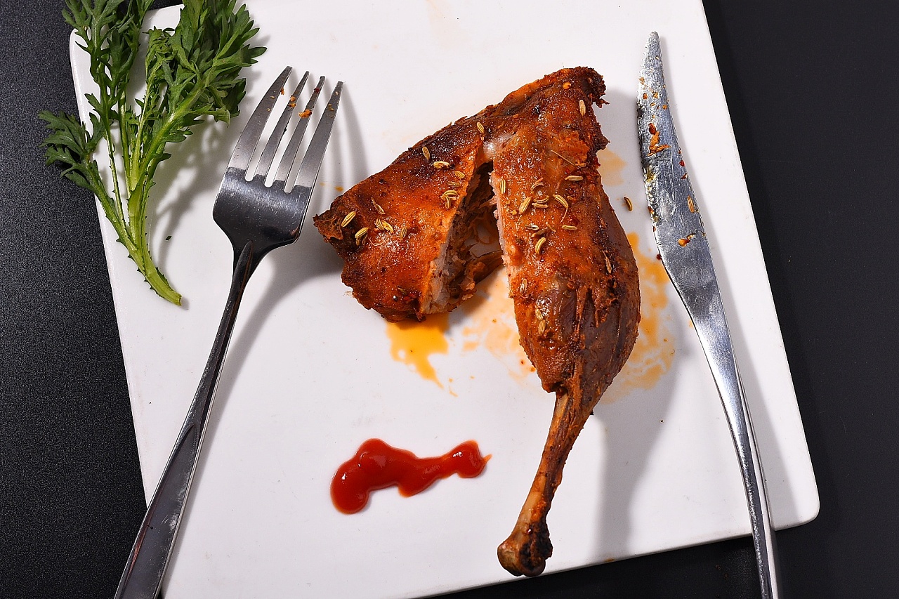 大厨教你“香酥鸭”传统家常做法，口感皮脆酥而不油，收藏了 - 哔哩哔哩