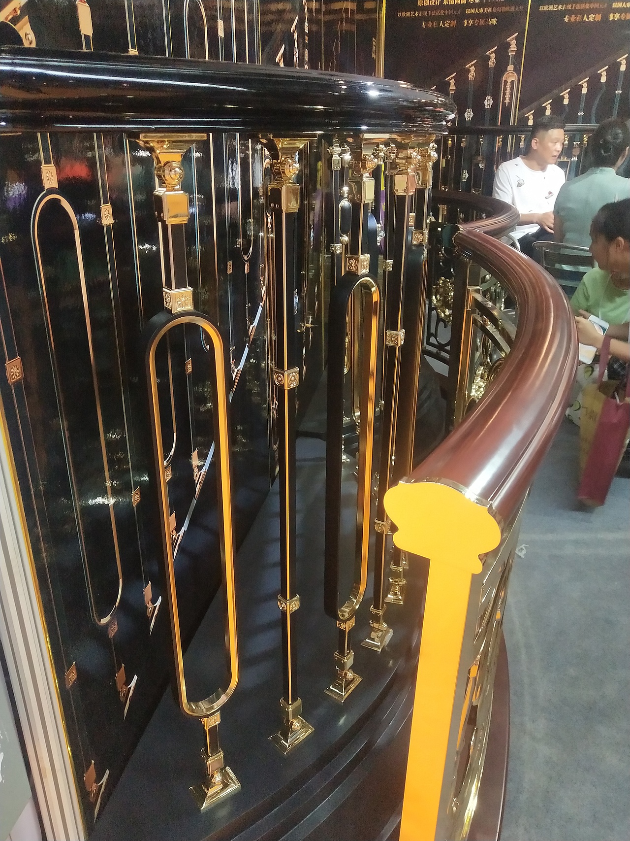 现代新流行的铝镁合金立柱  轻奢贵气