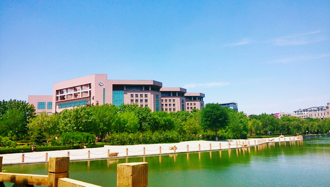 潍坊学院校园风景图片