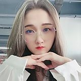 紫瞳妩媚众生的头像