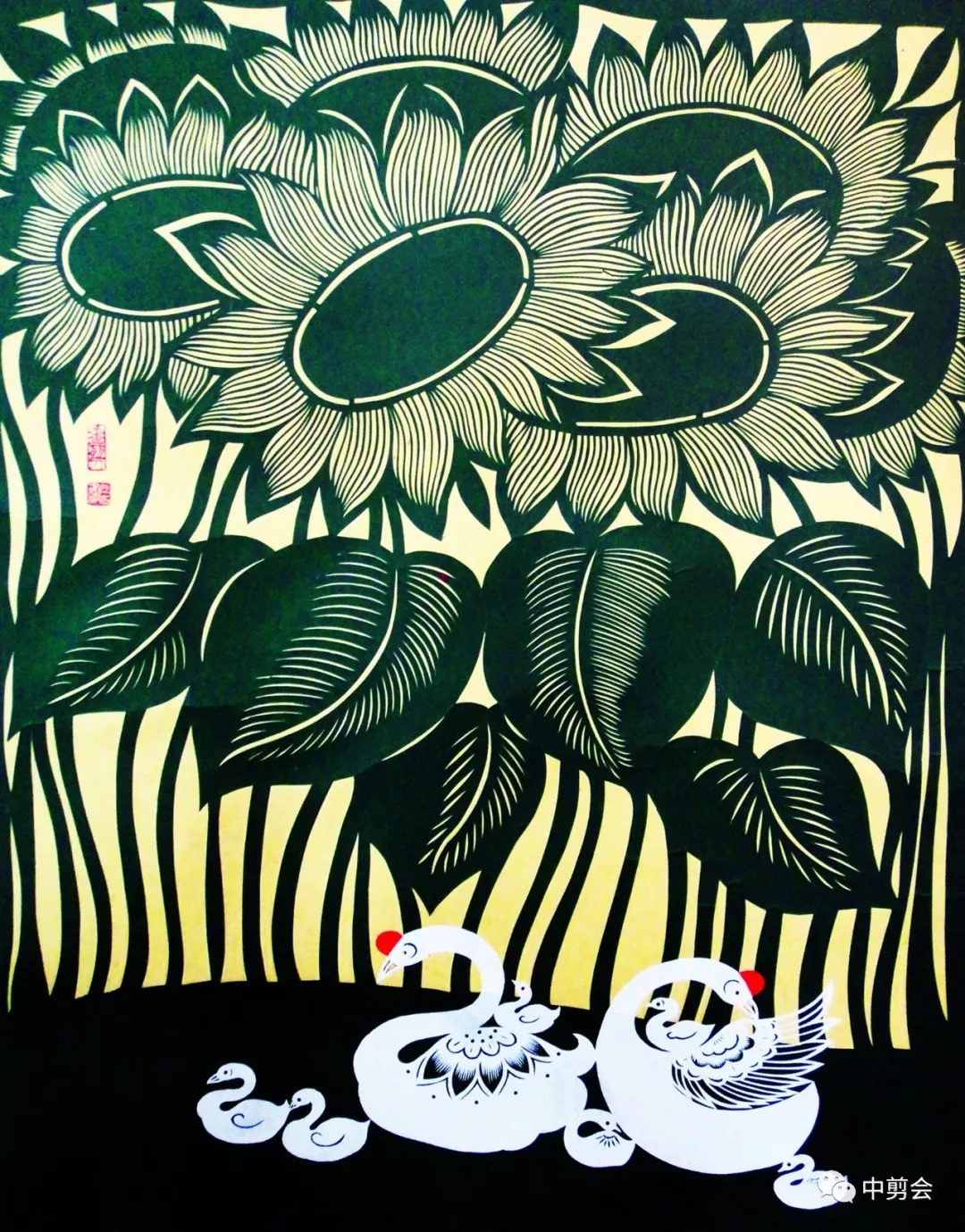 【剪纸人物】春光明媚·笑意颖颖——张春颖剪纸有感 / 王继红