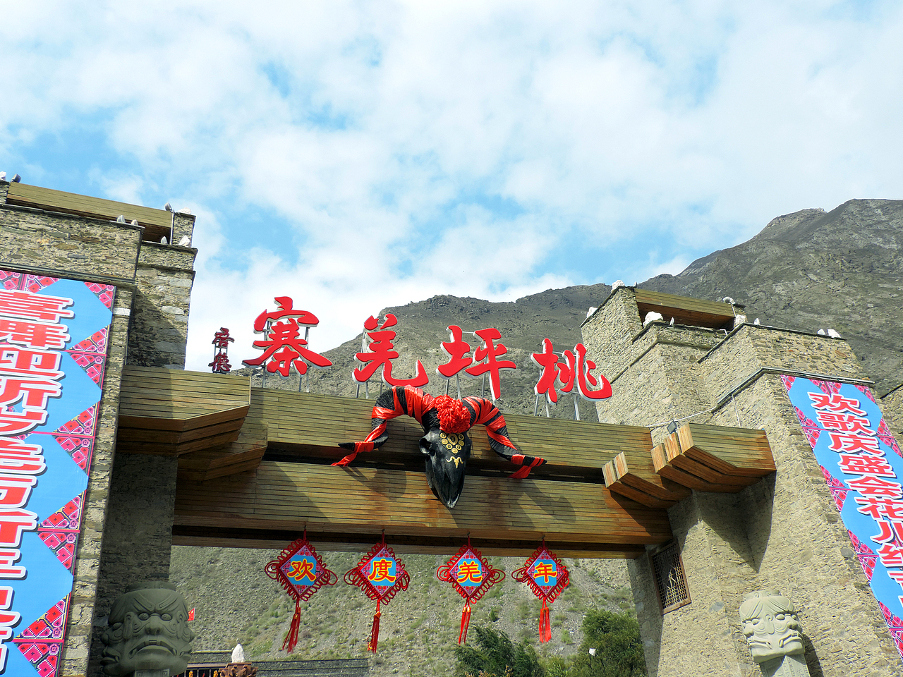 甘孜 . 旅游记（图ZNjIzNjYwNzY=） - 风光摄影 - 站酷设计师wang901jiuxiang原创素材 - 站酷ZCOOL
