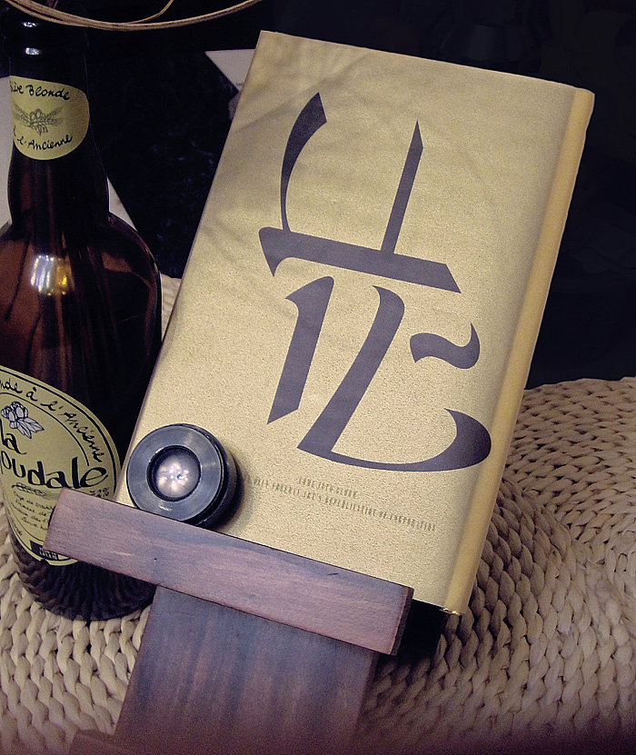 书已成册，上架。