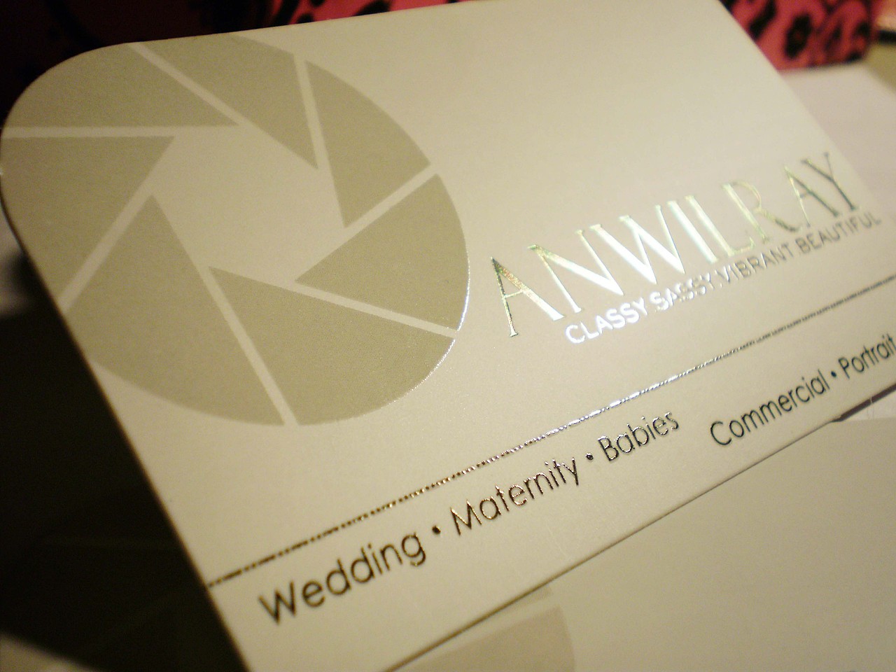 名片设计印刷 后加工艺 uv 模切 烫镭射金 by 万奇包装·设计