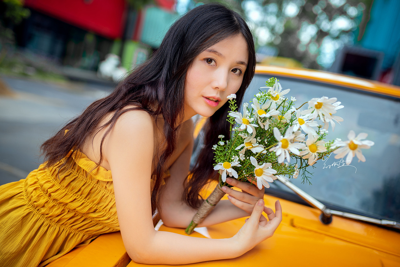 邂逅“小黄车”（图ZMTIwMjY2MDg4） - 人像摄影 - 站酷设计师贱贱Jesse原创素材 - 站酷ZCOOL