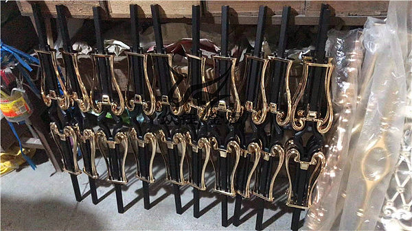 304不銹鋼立柱 欄桿批發(fā) 工程玻璃陽臺樓梯扶手配件（圖ZMjQ4NDk2NjA0） - 酒店餐飲設計 - 站酷設計師眾鈺金屬原創(chuàng)素材 - 站酷ZCOOL