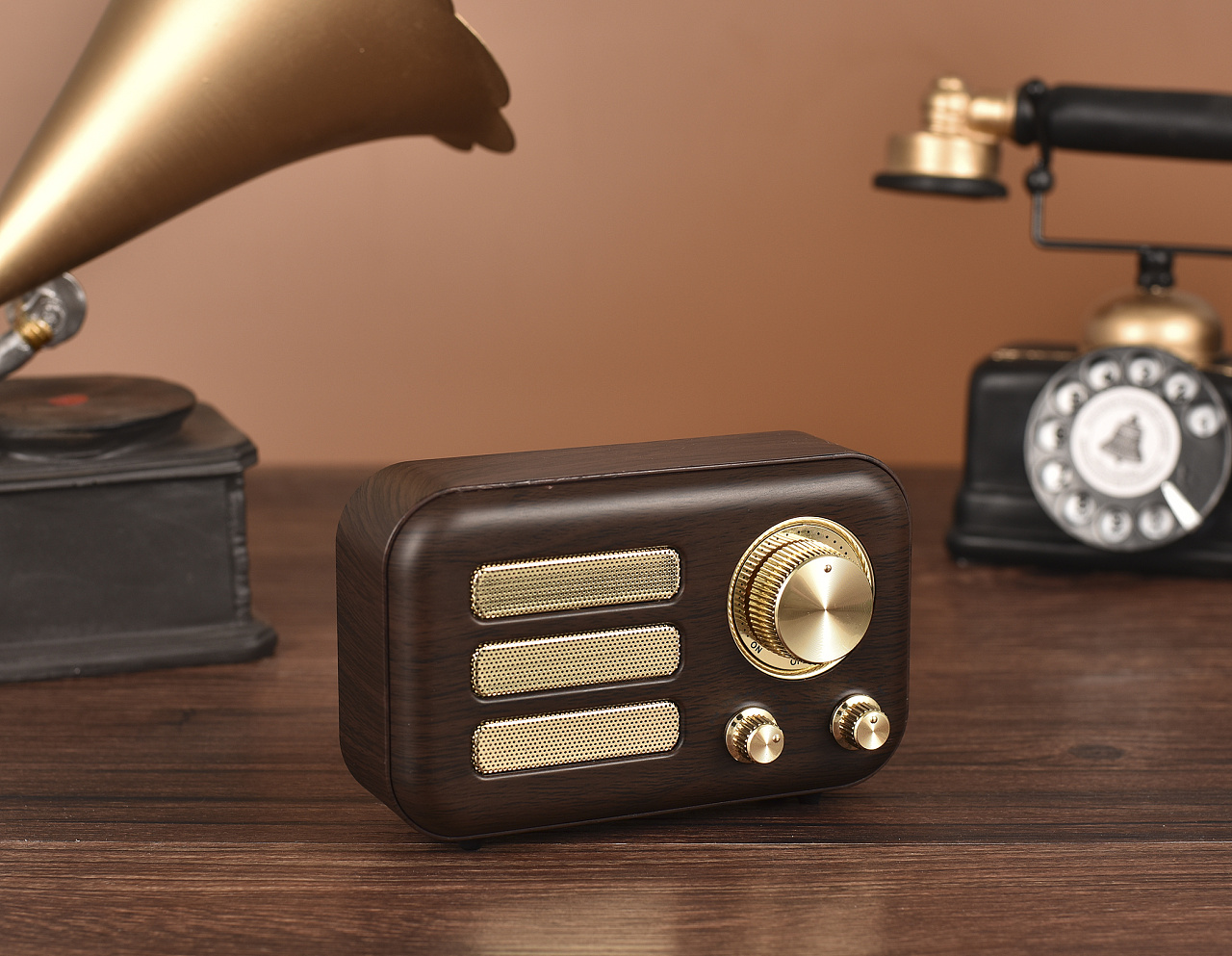 复古蓝牙音箱|摄影|产品摄影|拜人民币教邱荣辉 - 原创作品 - 站酷