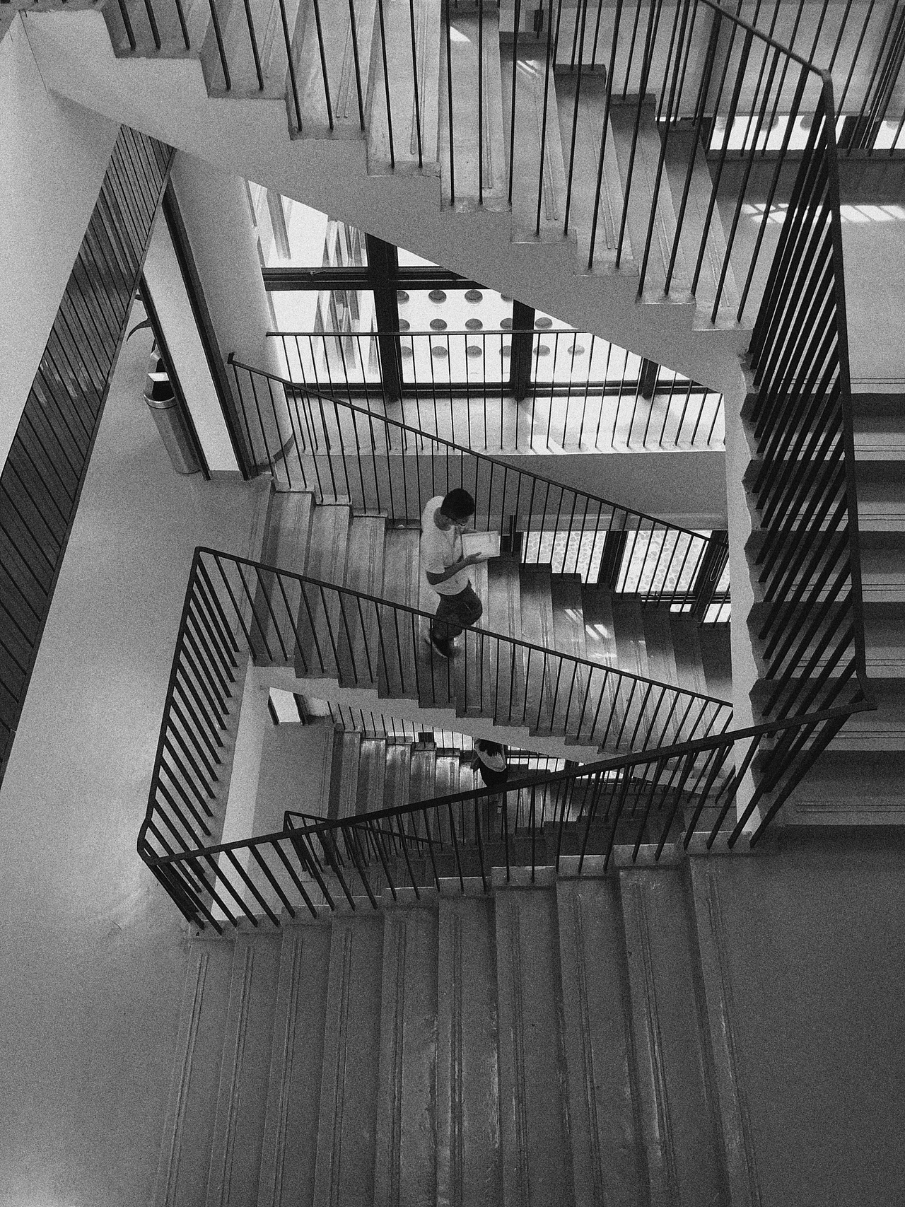 遇见光影 | 点线面 | 手机摄影（图ZMTcwOTMwMTg0） - 环境/建筑摄影 - 站酷设计师忧郁的咸鱼原创素材 - 站酷ZCOOL