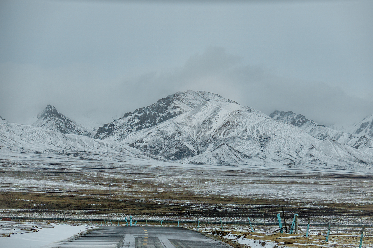 哪里的景色最美？答案在路上。