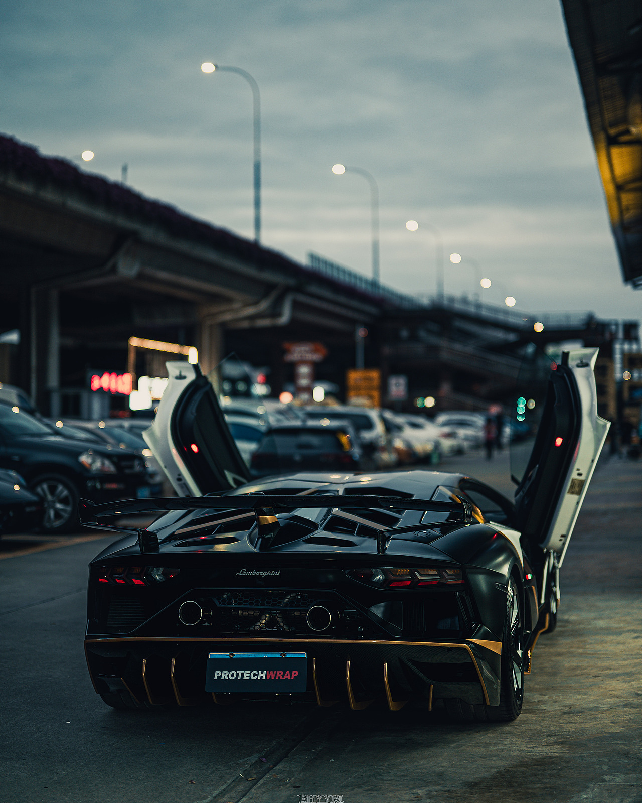 汽车摄影 意大利蛮牛