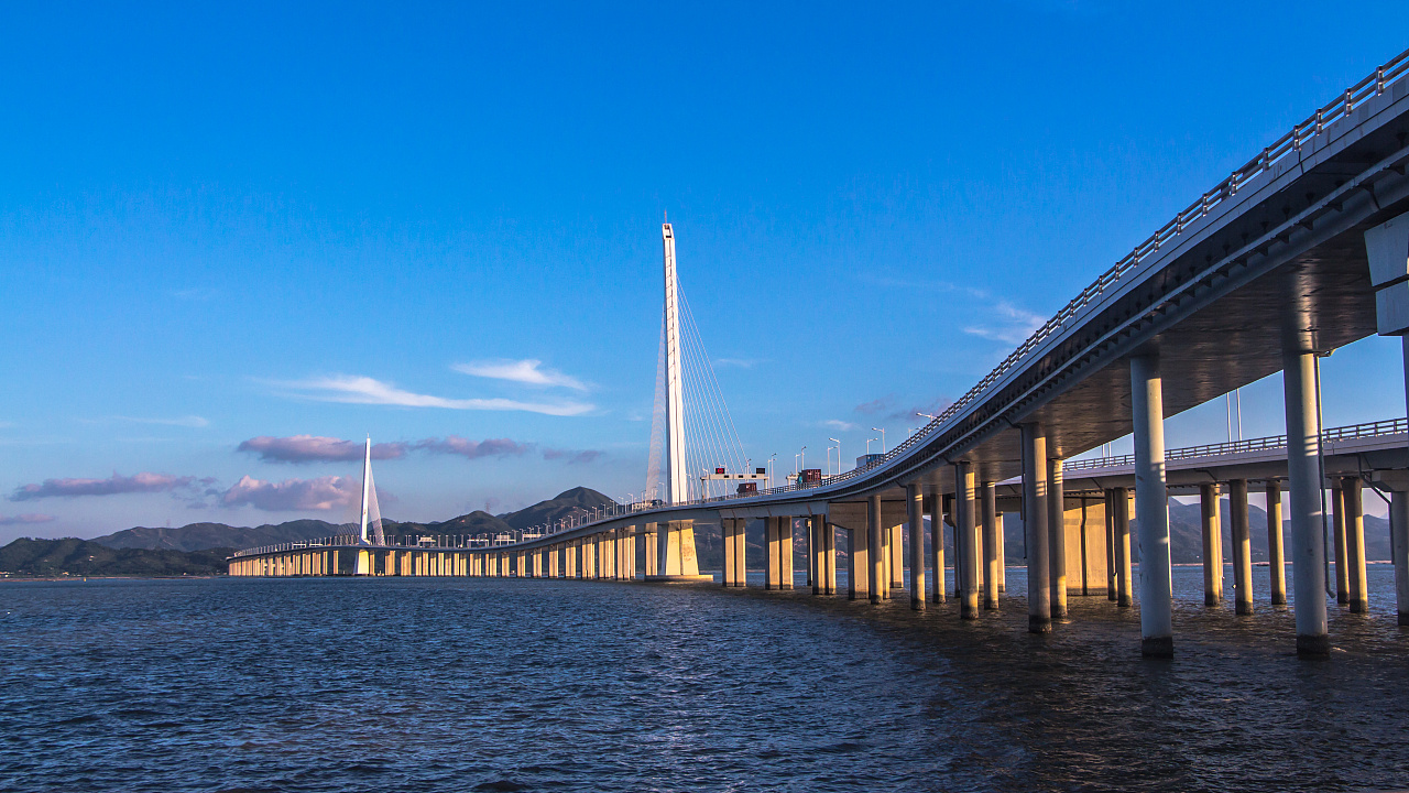 9月份山竹台风后的深圳湾大桥