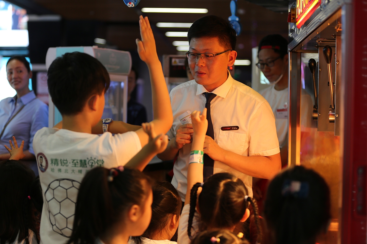 上影CGV足球管家亲子活动（一）（图ZMTE5NzI2NjY0） - 人像摄影 - 站酷设计师许大大大大大大原创素材 - 站酷ZCOOL