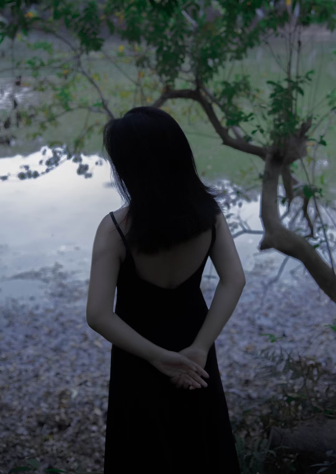 空 | 阴天暗黑系 情绪写真（图ZMjU1OTA1MTAw） - 人像摄影 - 站酷设计师PanpanisGene原创素材 - 站酷ZCOOL