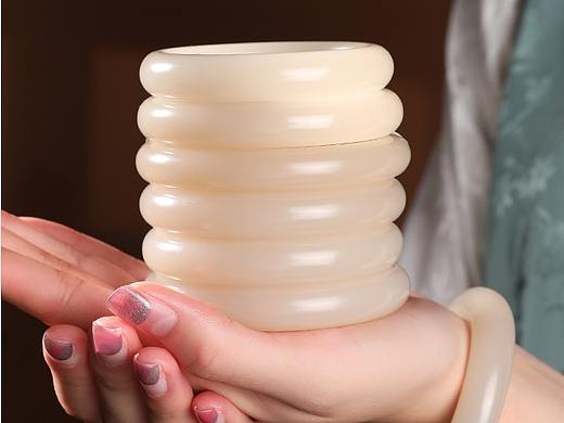玉器 玉坠 玉饰品 玉环 玉手镯玉佩翡翠和田玉拍摄摄影
