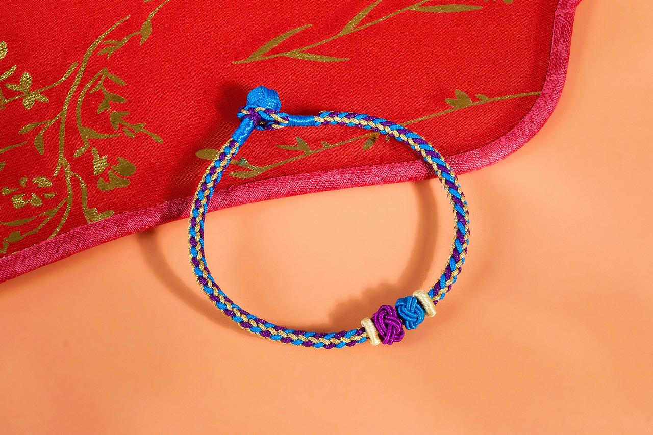 幸运红绳编织绳场景拍摄12图