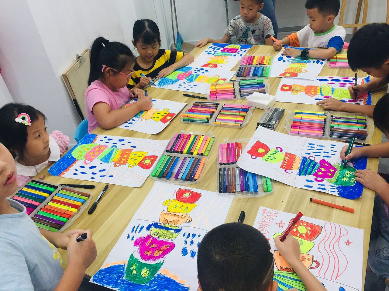 創(chuàng)意美術(shù)學生上課花絮和大合照（圖ZMjIwMzkwODU2） - 繪畫 - 站酷設(shè)計師何澤智智原創(chuàng)素材 - 站酷ZCOOL