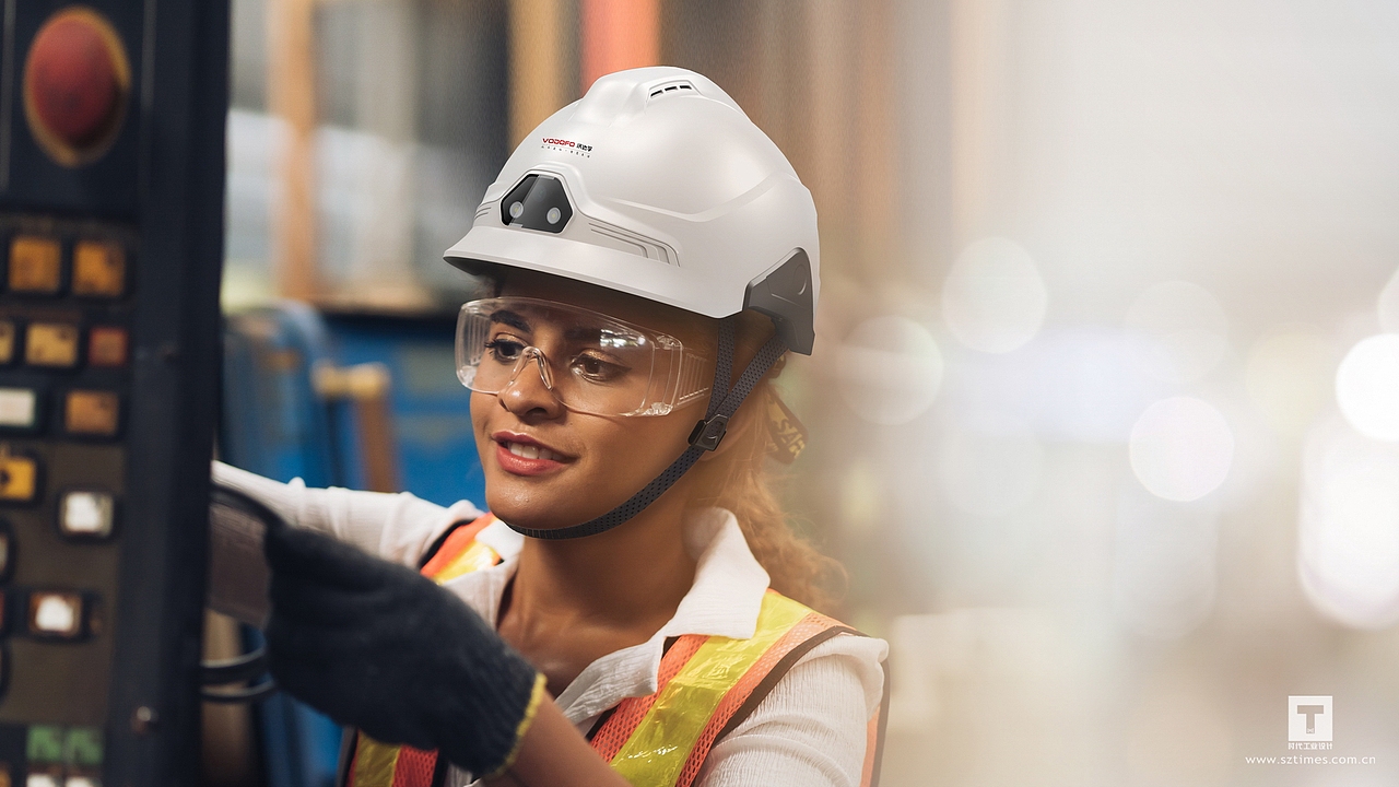 时代良品 |时代设计X沃达孚 • 智能安全帽