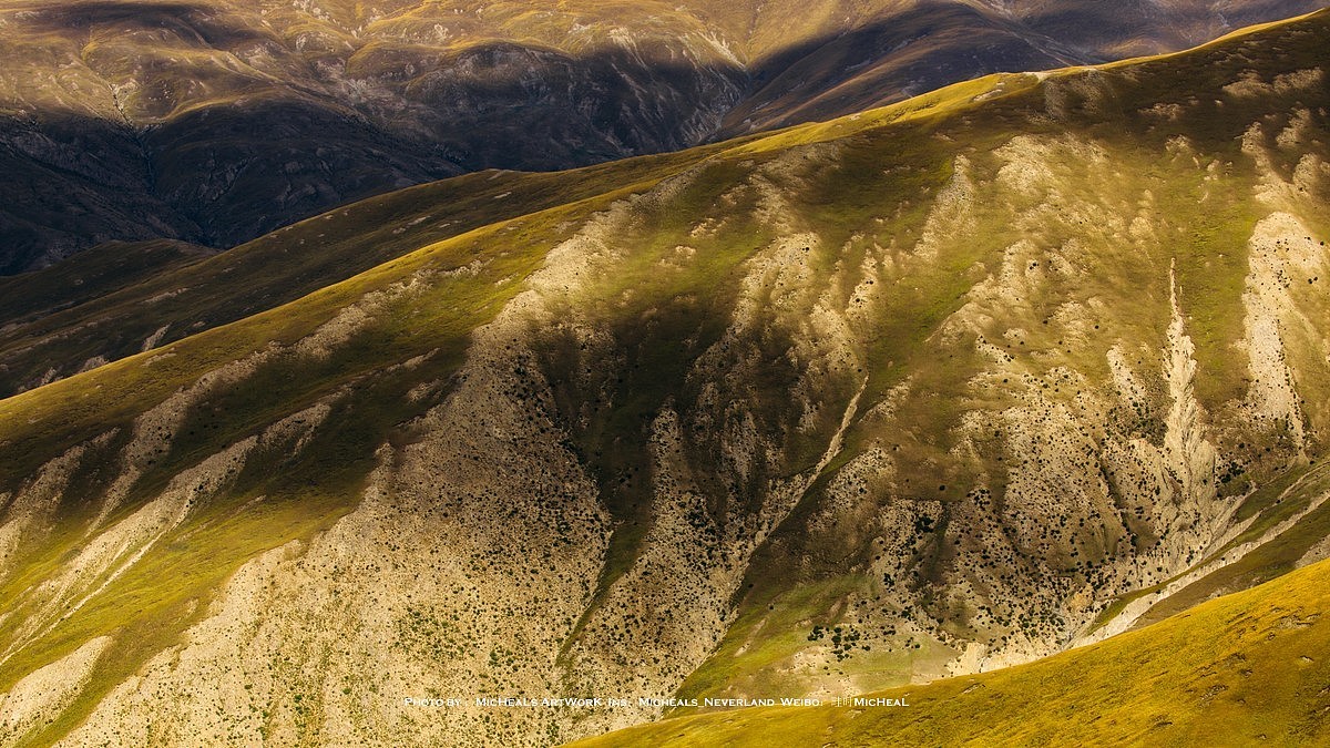 “艾尔登法环真好玩!”出不去的曲线救抑郁方式成功。
