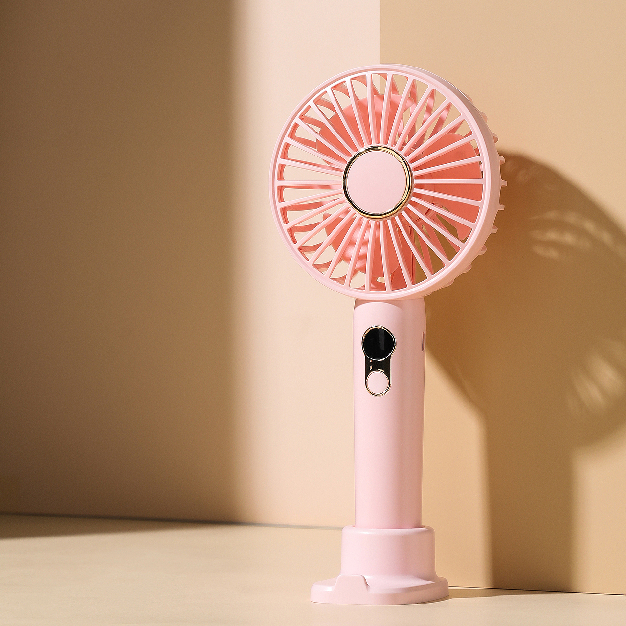 手持风扇/桌面小风扇（图ZMzU3MjUyMTE2） - 产品摄影 - 站酷设计师To1893原创素材 - 站酷ZCOOL