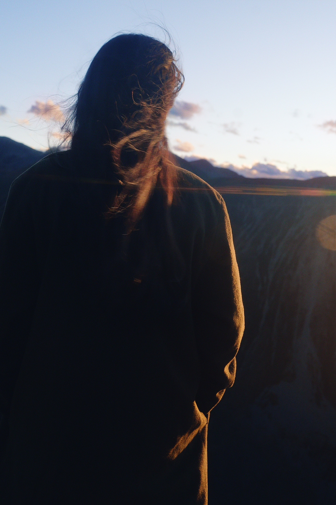 努力走着，为一份温柔的着落（图ZMzMwOTYxODU2） - 人像摄影 - 站酷设计师白山Gavin原创素材 - 站酷ZCOOL